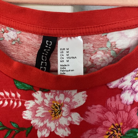 H&M Red Floral Crop Top Size M - Picture 2 of 6